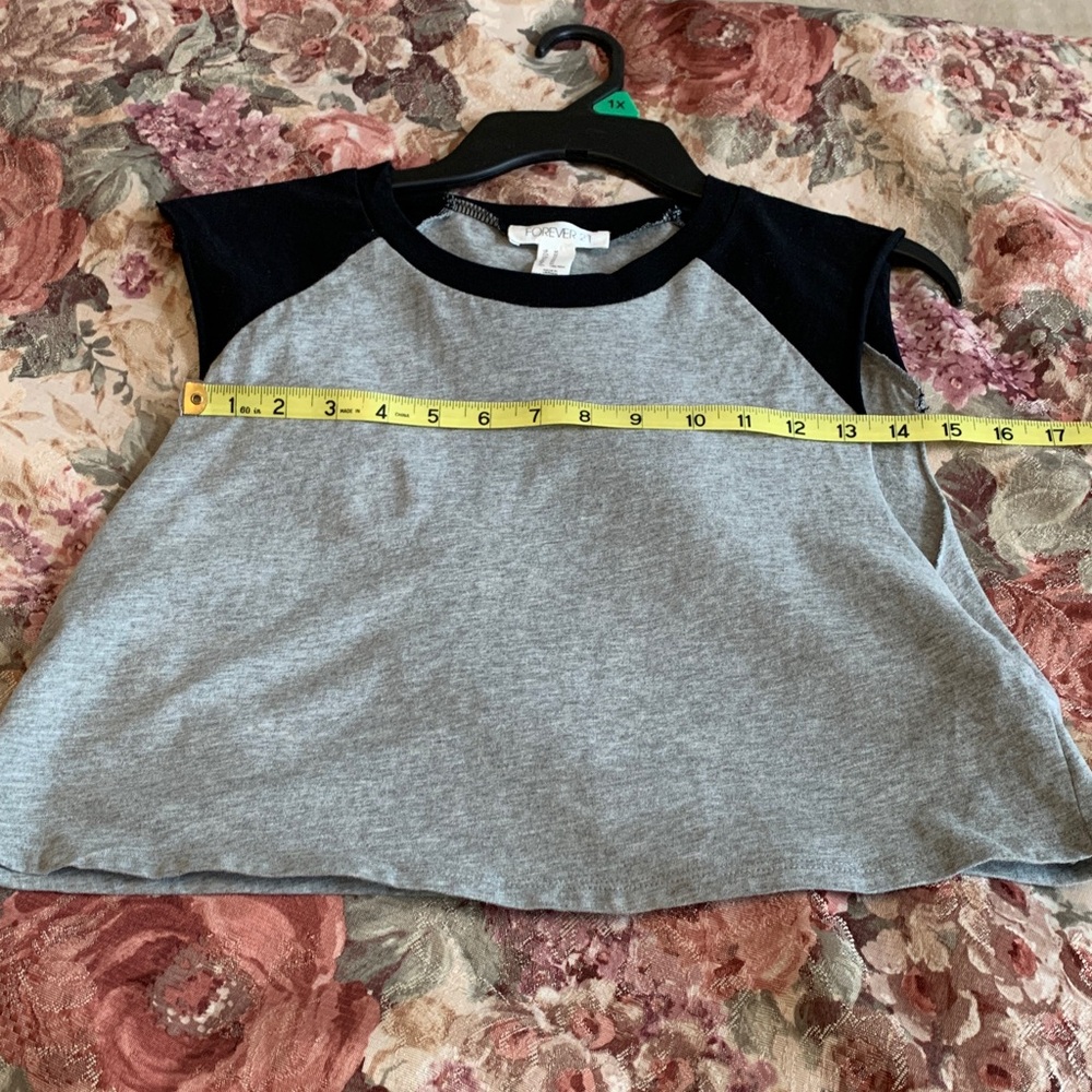 Colorful Women's Tops Collection - Picture 5 of 10